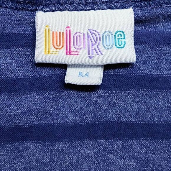 LulaRoe Blue Short Sleeve T-Shirt  Medium -Q - Picture 3 of 3